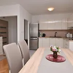 Apartman Danica *