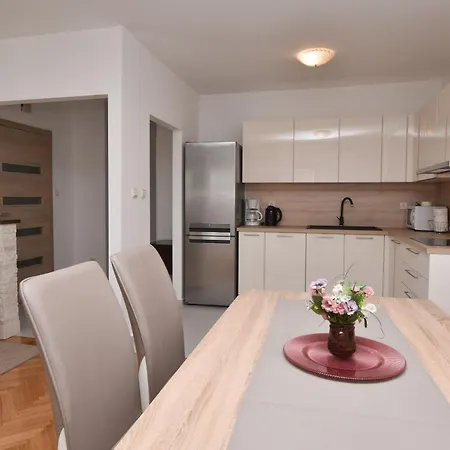 Apartment Danica *