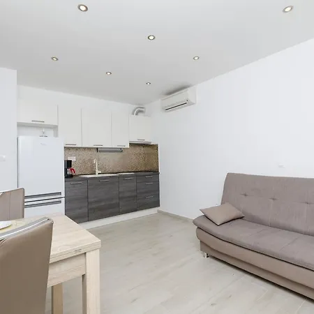 Danica Apartment Primosten